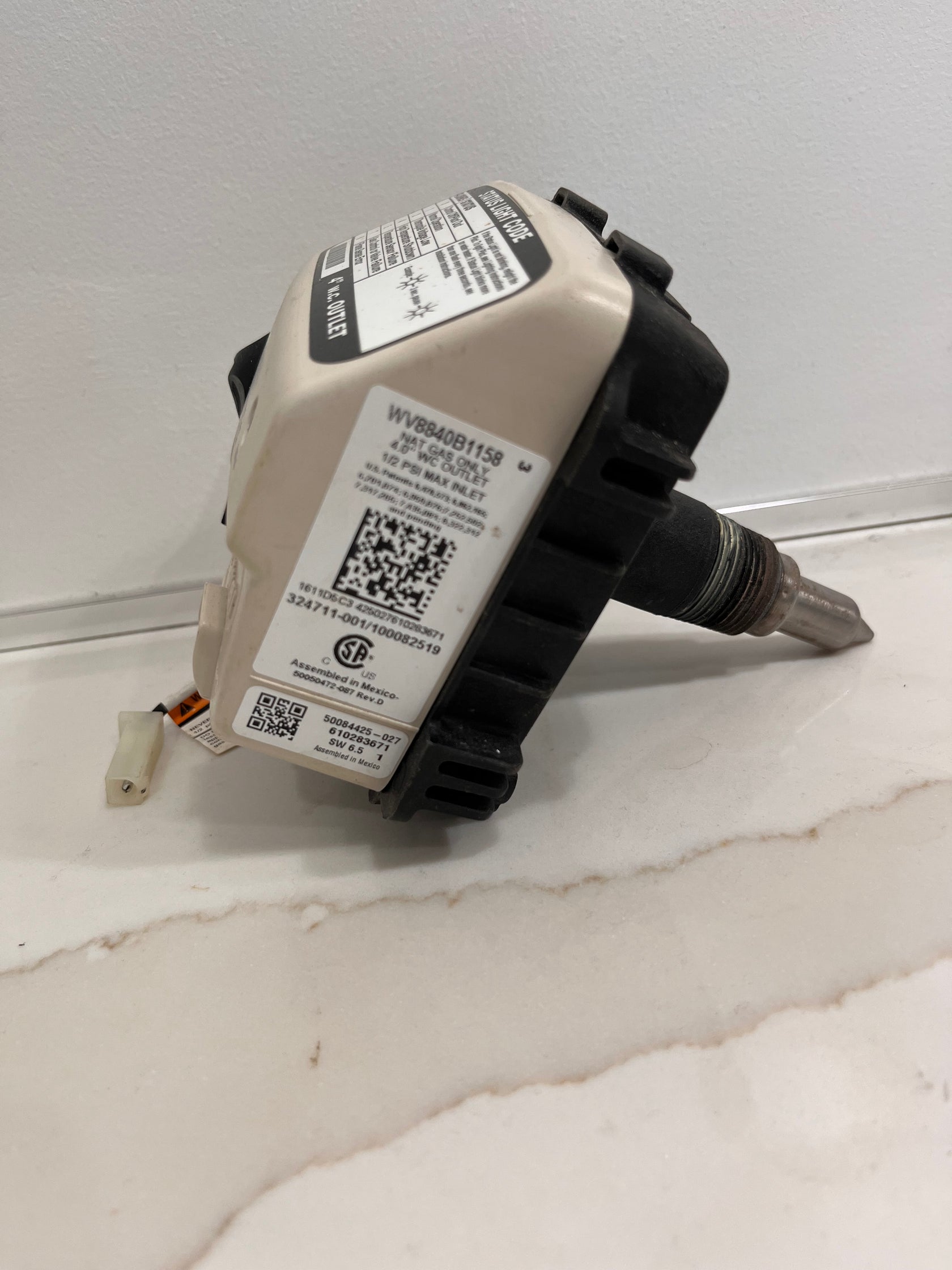 Honeywell WV8840B1158 Water Heater Gas Valve Hot Water Heater Supply