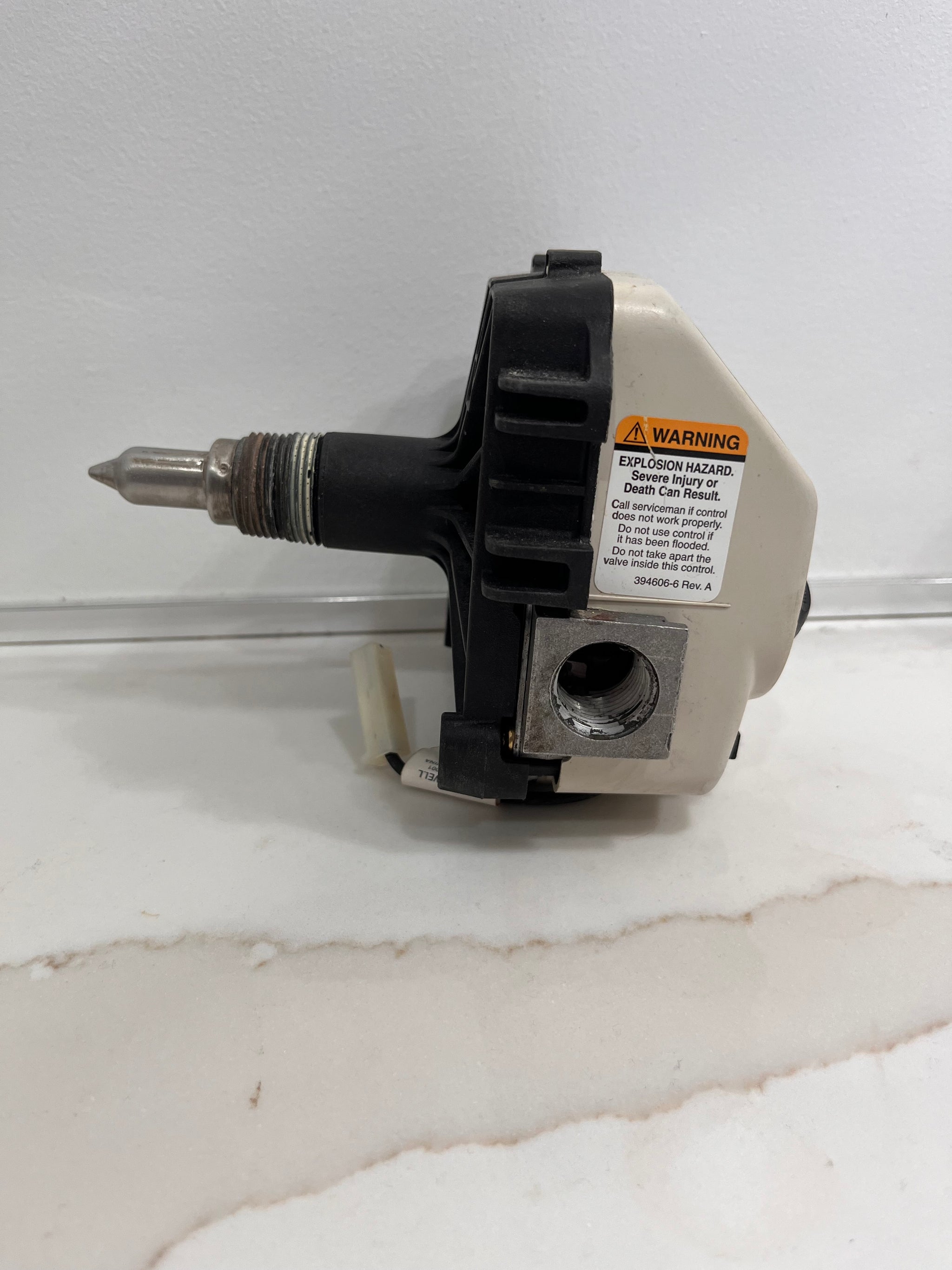 Honeywell WV8840B1158 Water Heater Gas Valve Hot Water Heater Supply