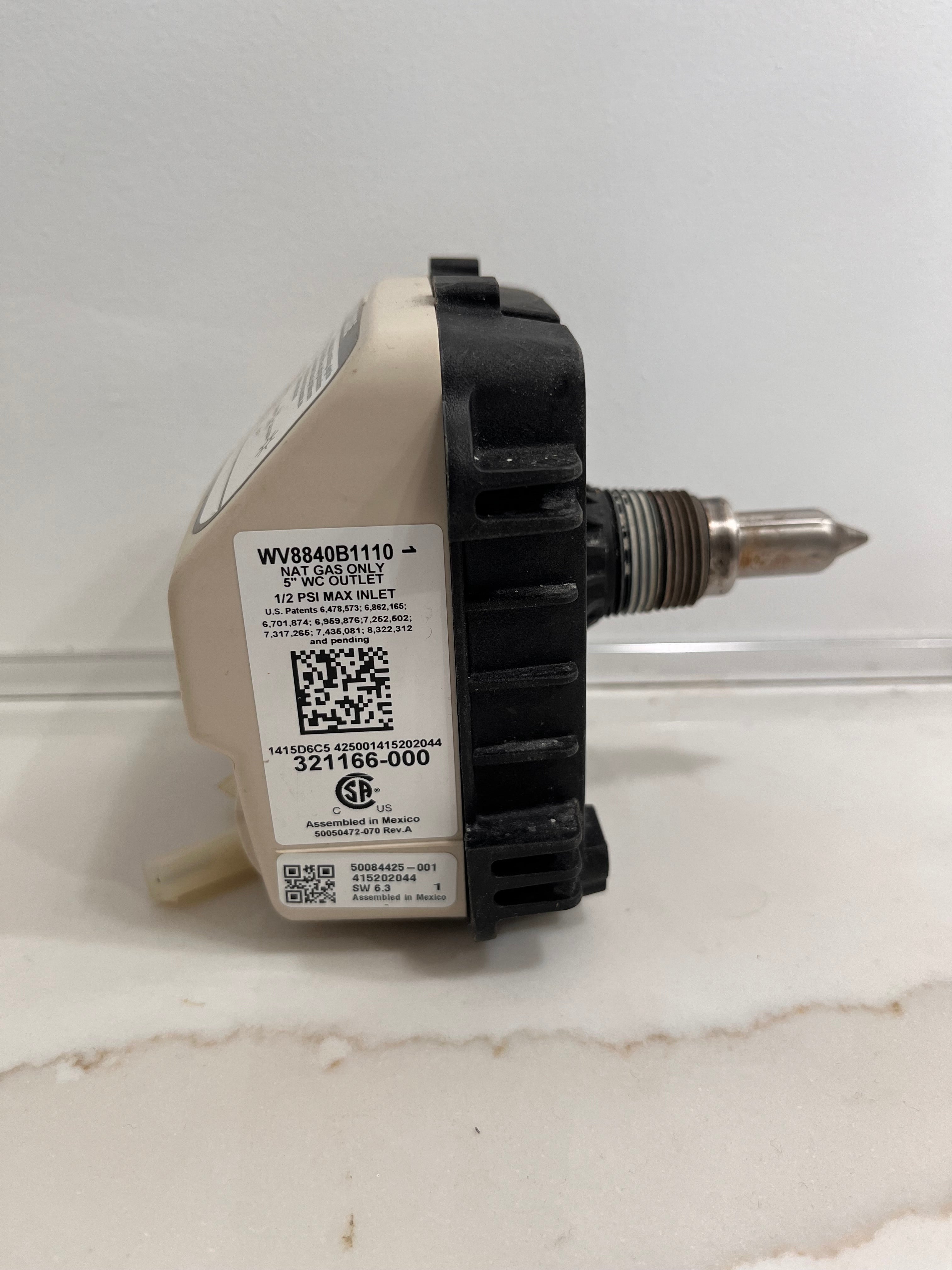 Honeywell Water Heater Gas outlet Value WV8840B1110